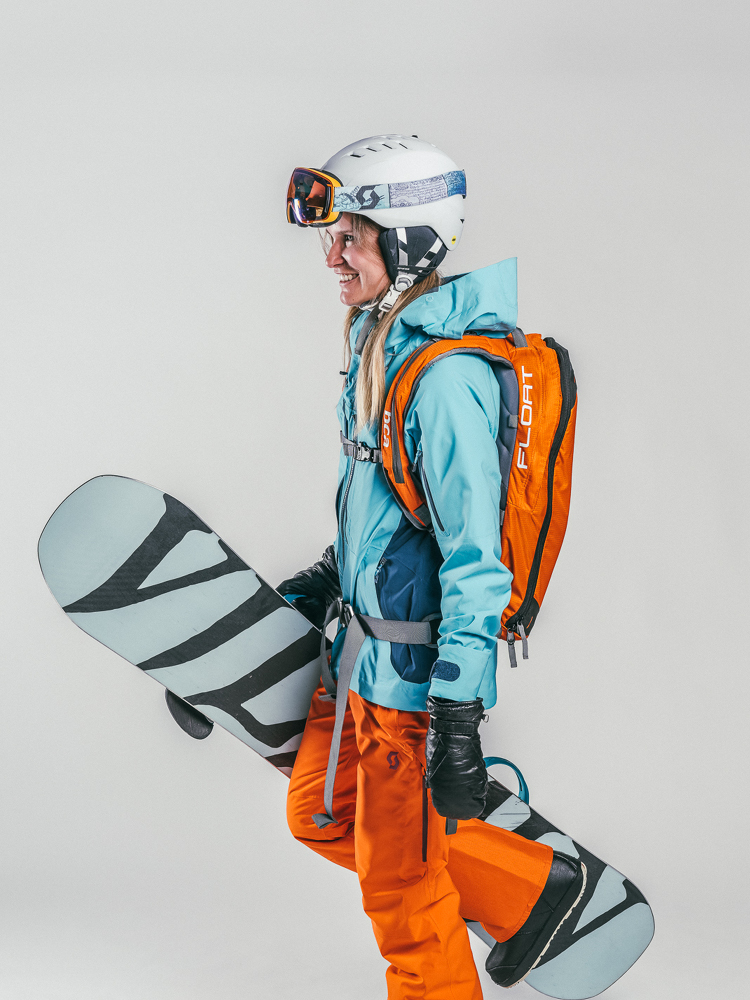 Oxygène Ski & Snowboard School | Female Adult Off-Piste Snowboarder