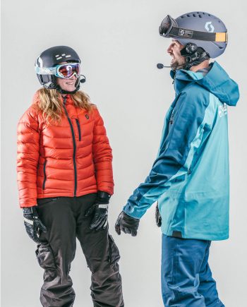 Oxygène adaptive skiing instructor with headset