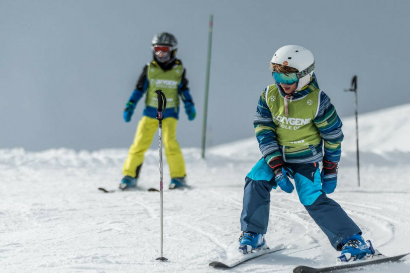 enfants ski slalom Oxygène école de ski Savoie