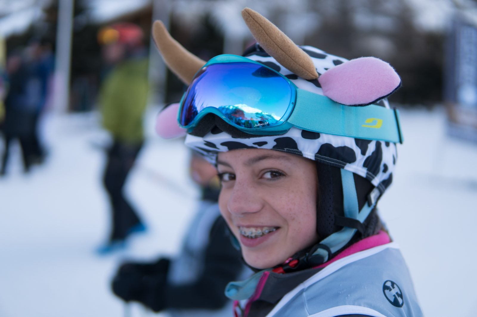 enfant en cours de ski Oxygène avec crazy hat