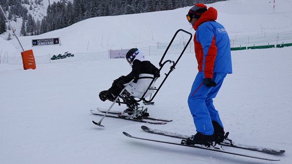 Adaptive Ski with Oxygene instructor